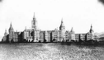 napa state hospital building.jpg