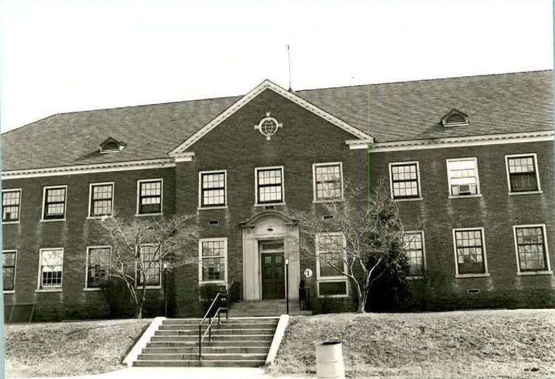 File:NYwillow bldg1.jpg