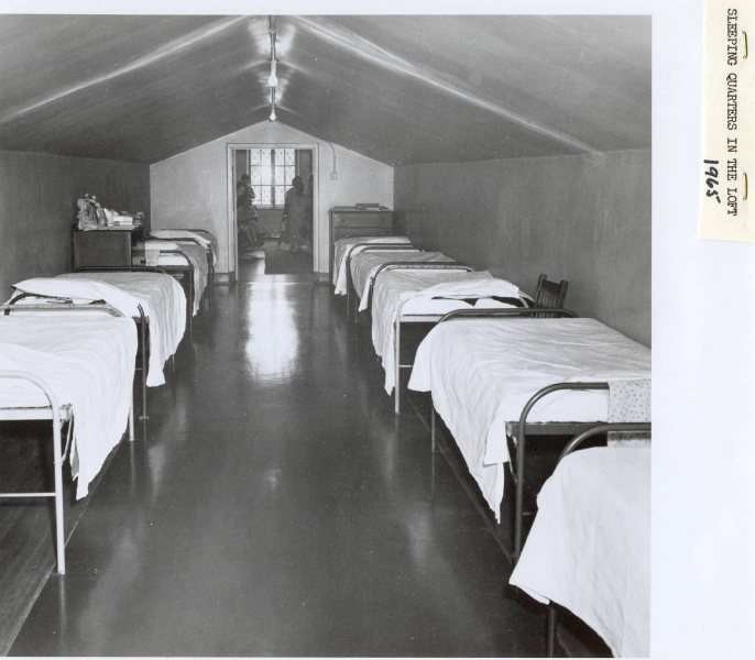 File:Crowded20loft2065 jpg Thumbnail1.jpg